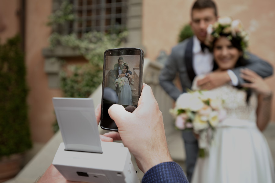 Fotografia di matrimonio con cellulare