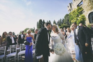 Matrimonio, Castello di Vincigliata, Wedding, Best Photographer, Firenze, Florence, Heidi, Sugababe, Luxury, Villa San Michele, Fiesole, ceremony, flowers arch
