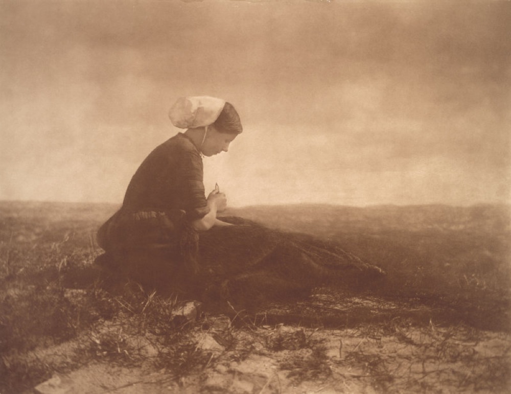 Una fotografia di Alfred Stiegliz, esponente di spicco del Pittorialismo americano